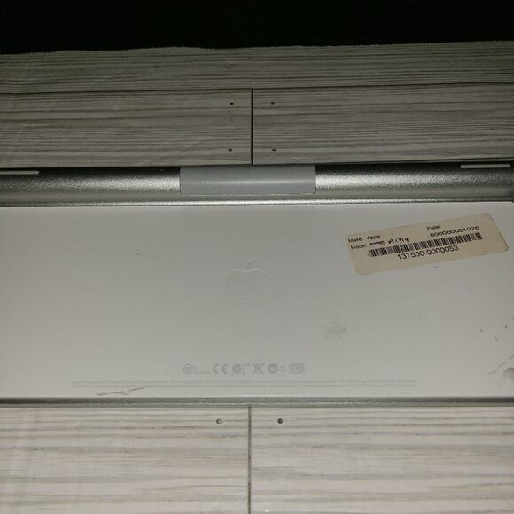 Apple Wireless Bluetooth Magic Keyboard A1314 Silver Slim Mini Keyboard - Picture 3 of 10
